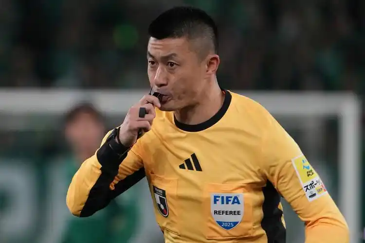 傅明获委任国际友谊赛VAR裁判，中国裁判组再获FIFA信赖